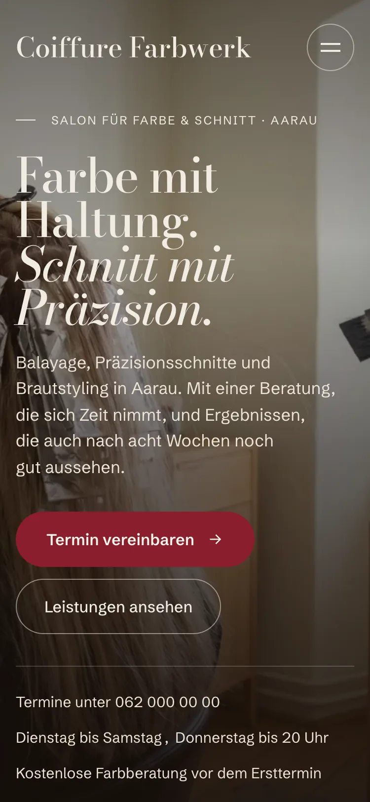 Startseite der Demo Coiffure Farbwerk auf dem Computer und auf dem Handy